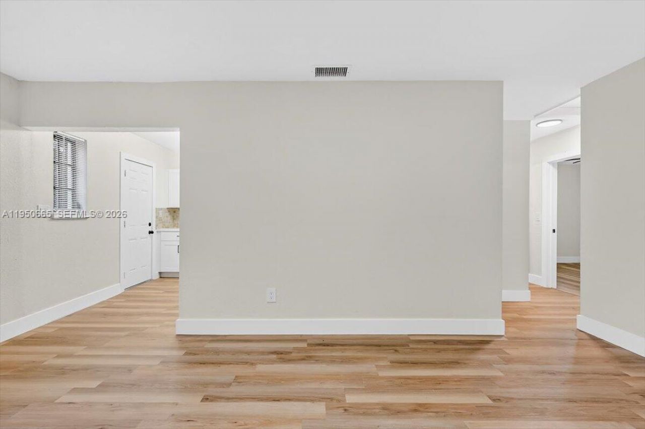 12801 W Randall Park Dr, Miami, FL 33167 Photo