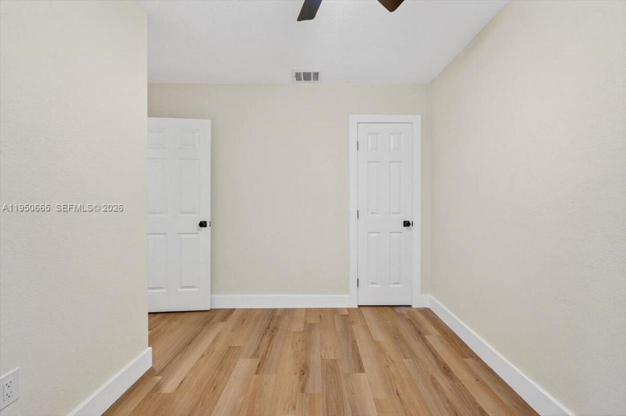 12801 W Randall Park Dr, Miami, FL 33167 Photo