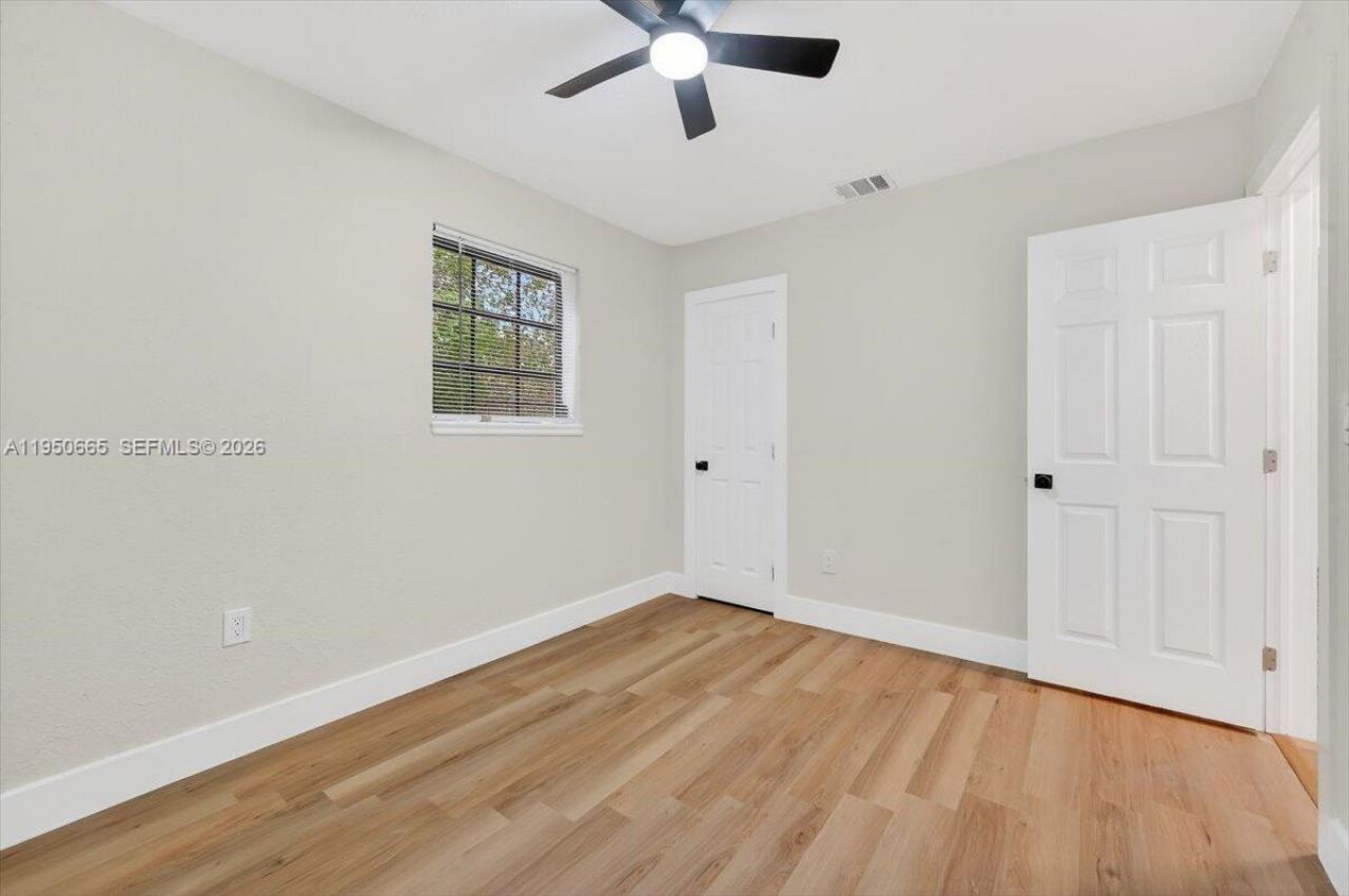 12801 W Randall Park Dr, Miami, FL 33167 Photo