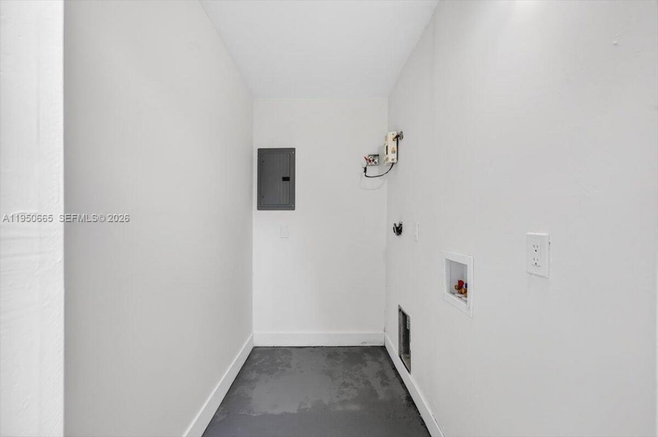 12801 W Randall Park Dr, Miami, FL 33167 Photo