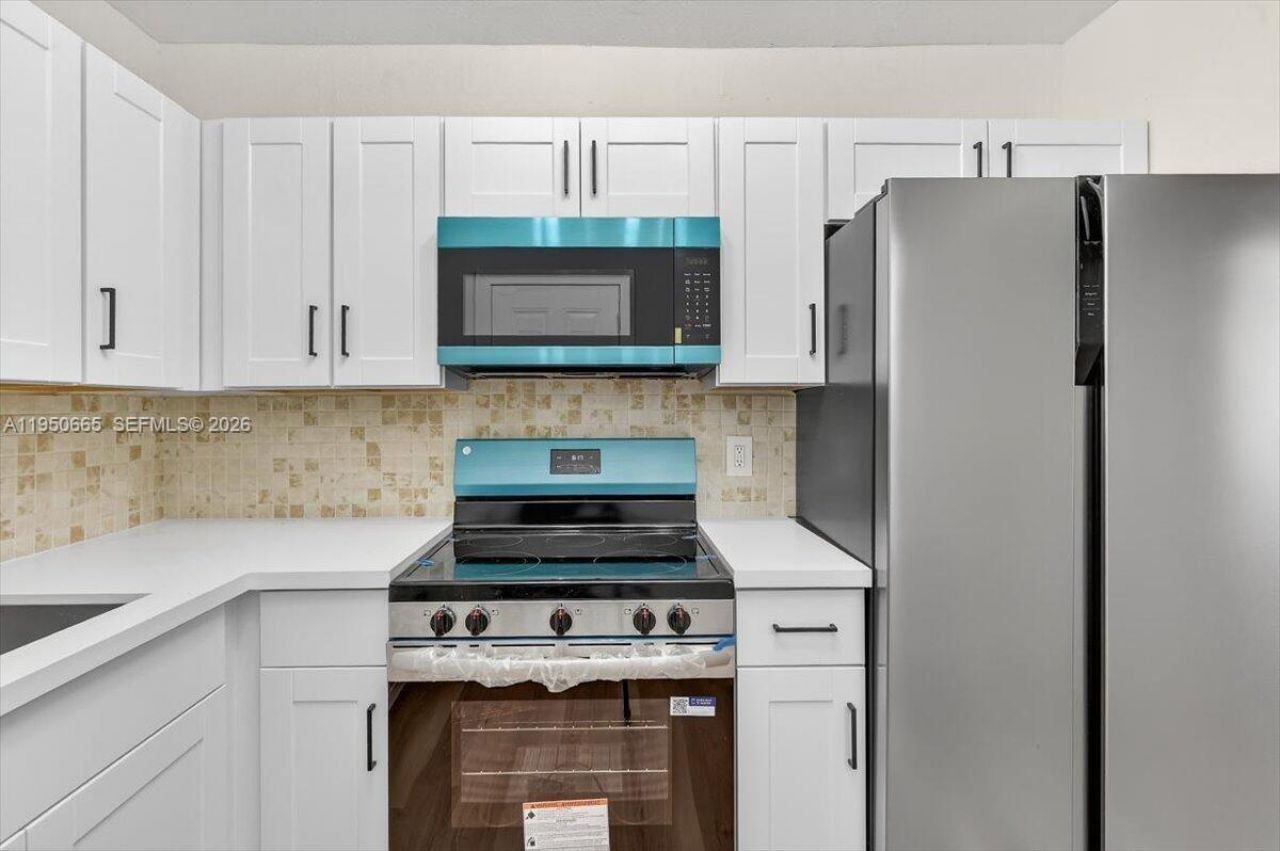 12801 W Randall Park Dr, Miami, FL 33167 Photo