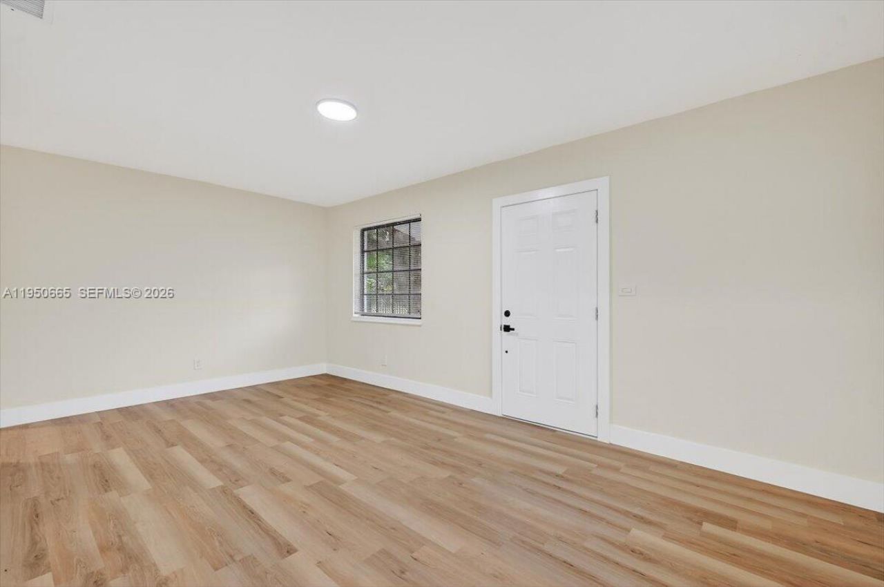 12801 W Randall Park Dr, Miami, FL 33167 Photo