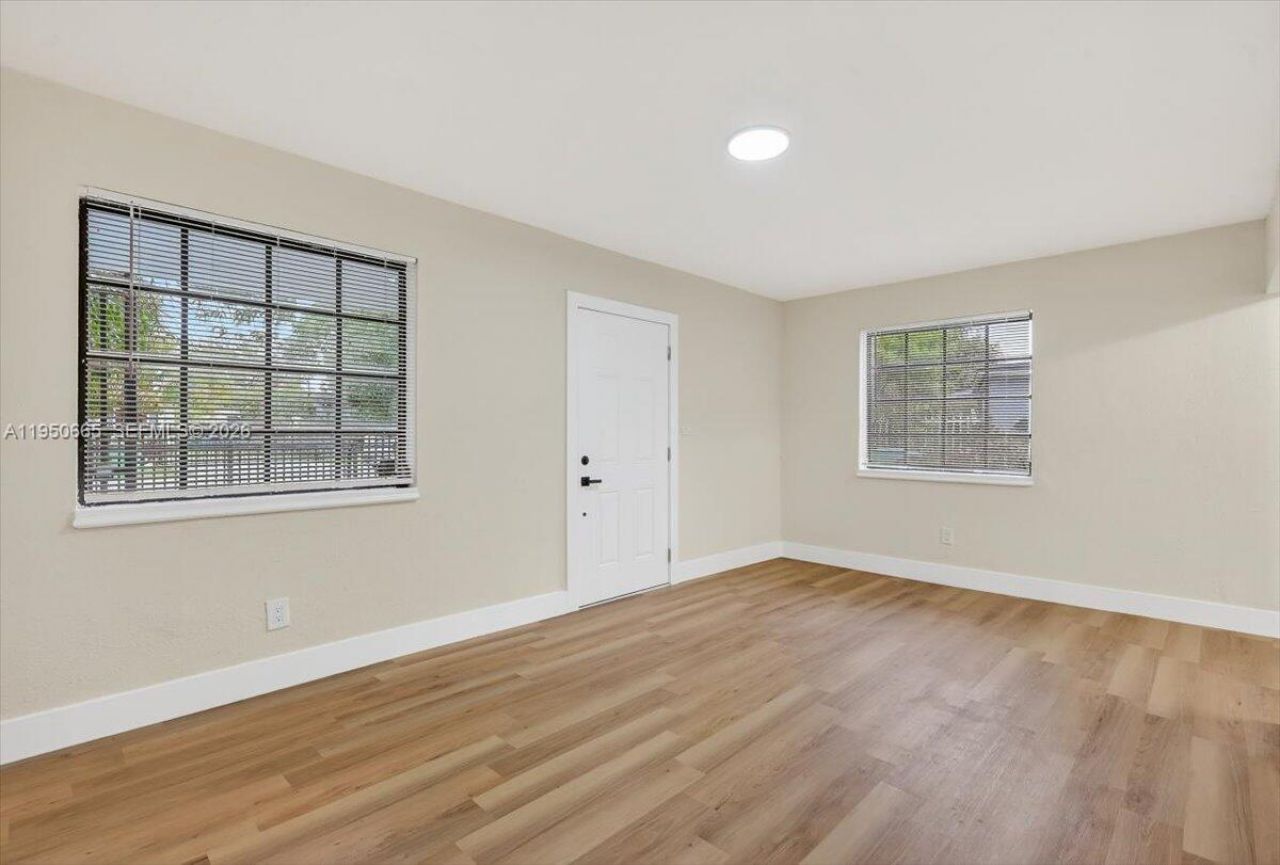 12801 W Randall Park Dr, Miami, FL 33167 Photo