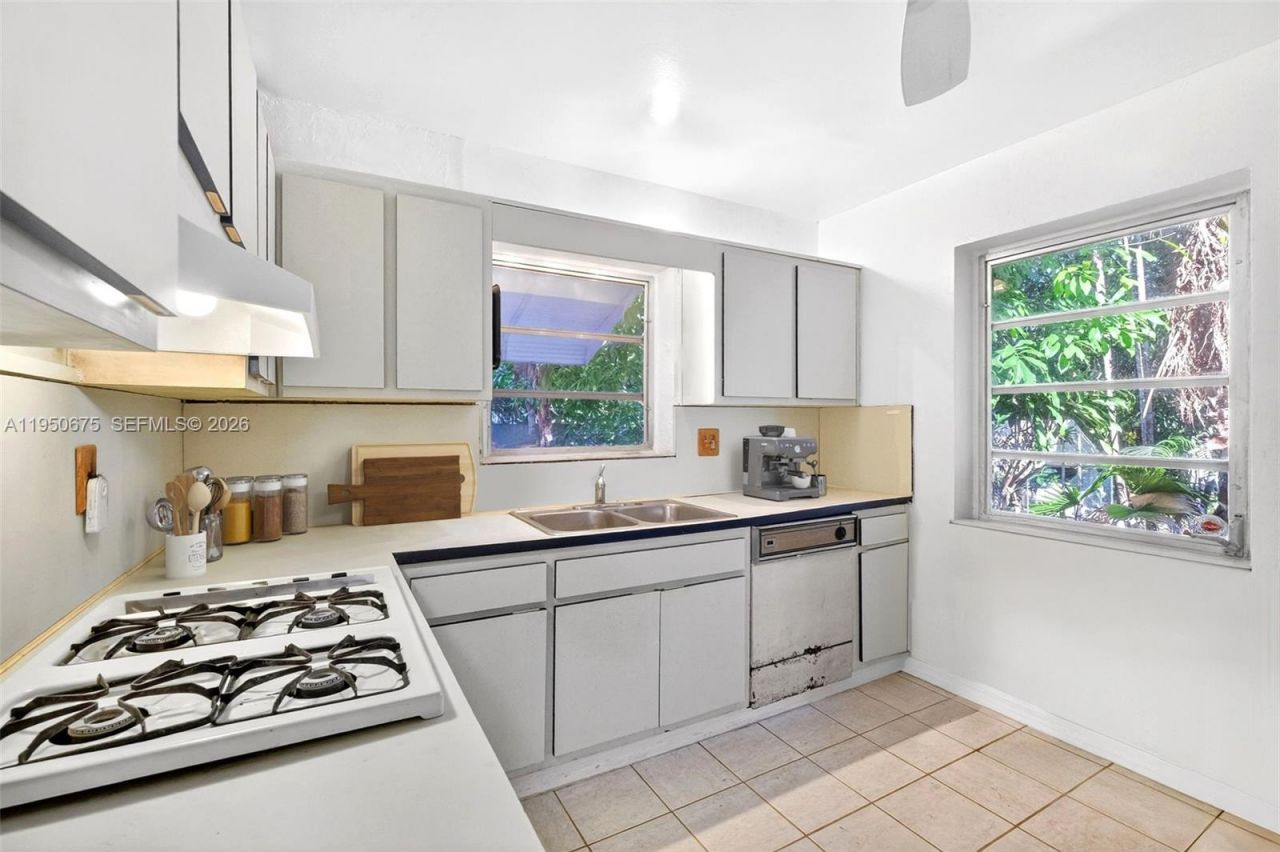 25 NW 104th St, Miami Shores, FL 33150 Photo