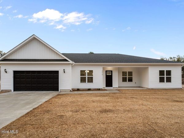 2636 Fountaintown Road, Chinquapin, NC 28521
