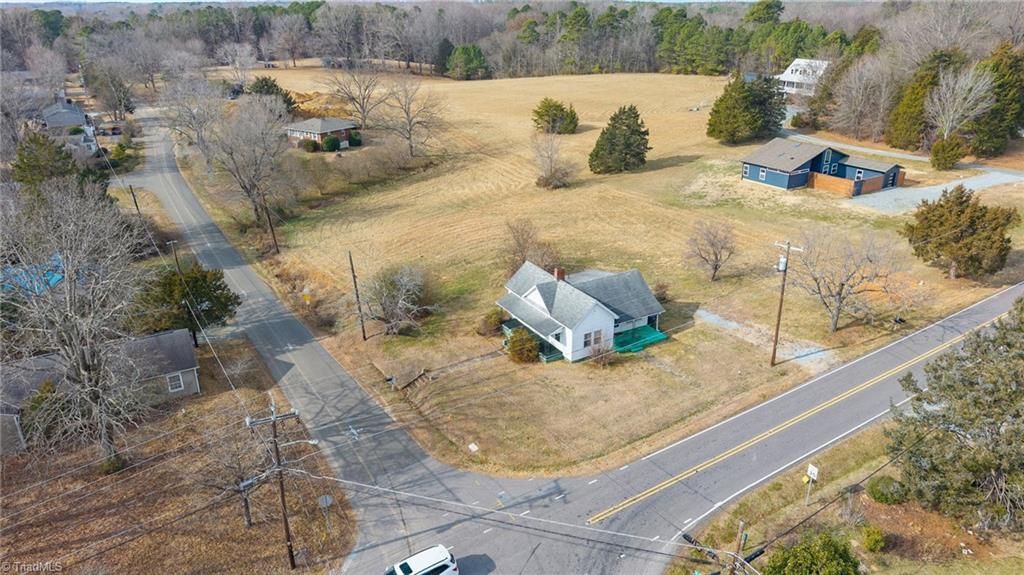 1004 W King Street, Hillsborough, NC 27278 Main Photo