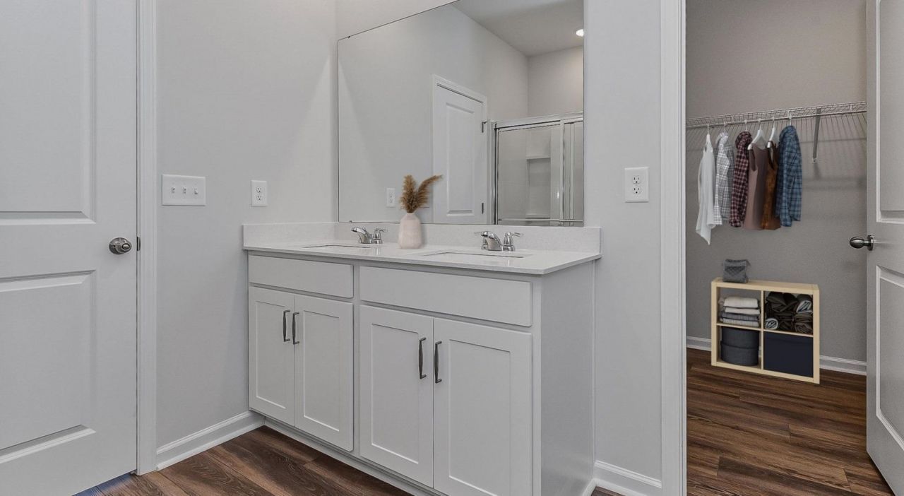 4231 Sylvan Loop Photo 13