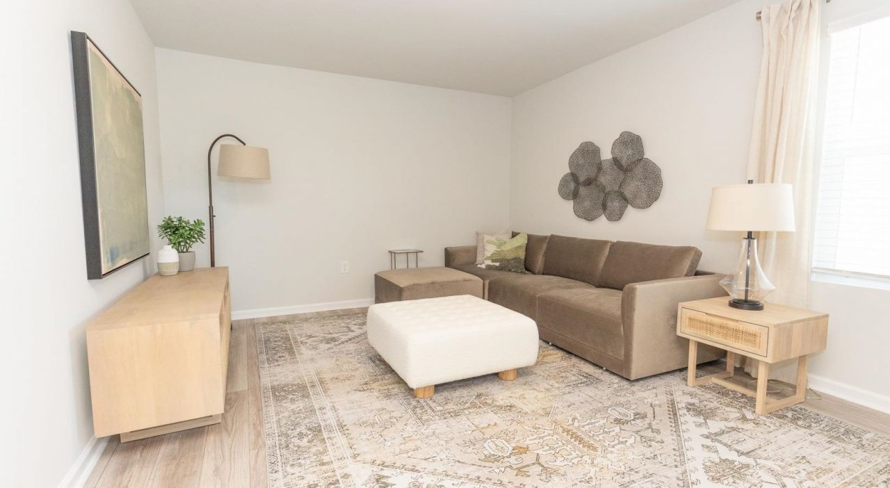 4231 Sylvan Loop Photo 21