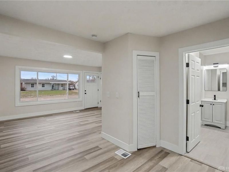 5713 Mayville Drive, Dayton, OH 45432 Photo 13