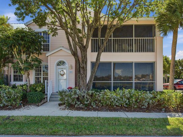 391 NE Plantation Road, Unit 215, Stuart, FL 34996