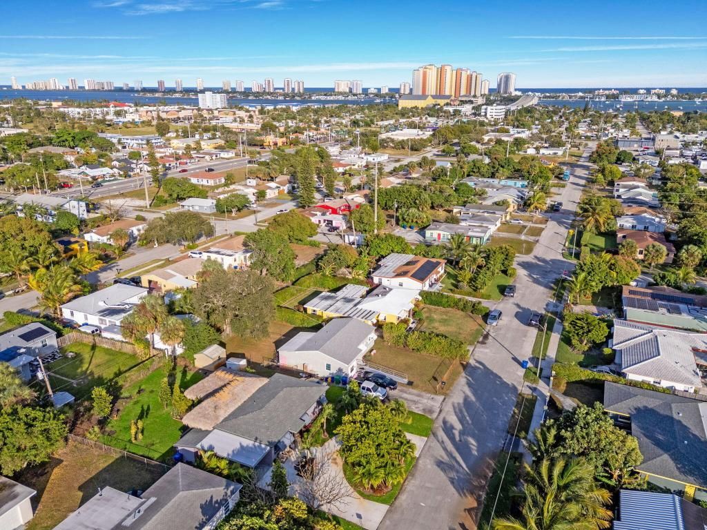 236 W 24th Street, Riviera Beach, FL 33404 Photo