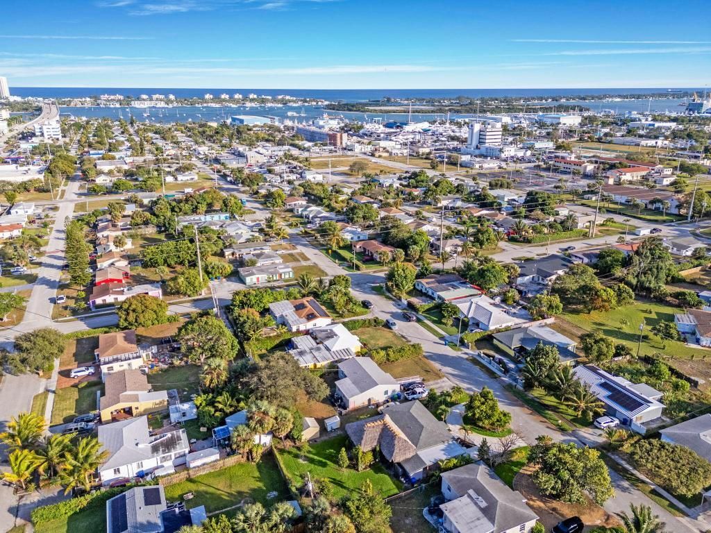 236 W 24th Street, Riviera Beach, FL 33404 Photo