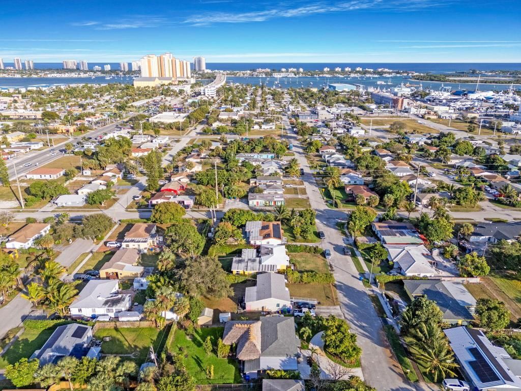 236 W 24th Street, Riviera Beach, FL 33404 Photo