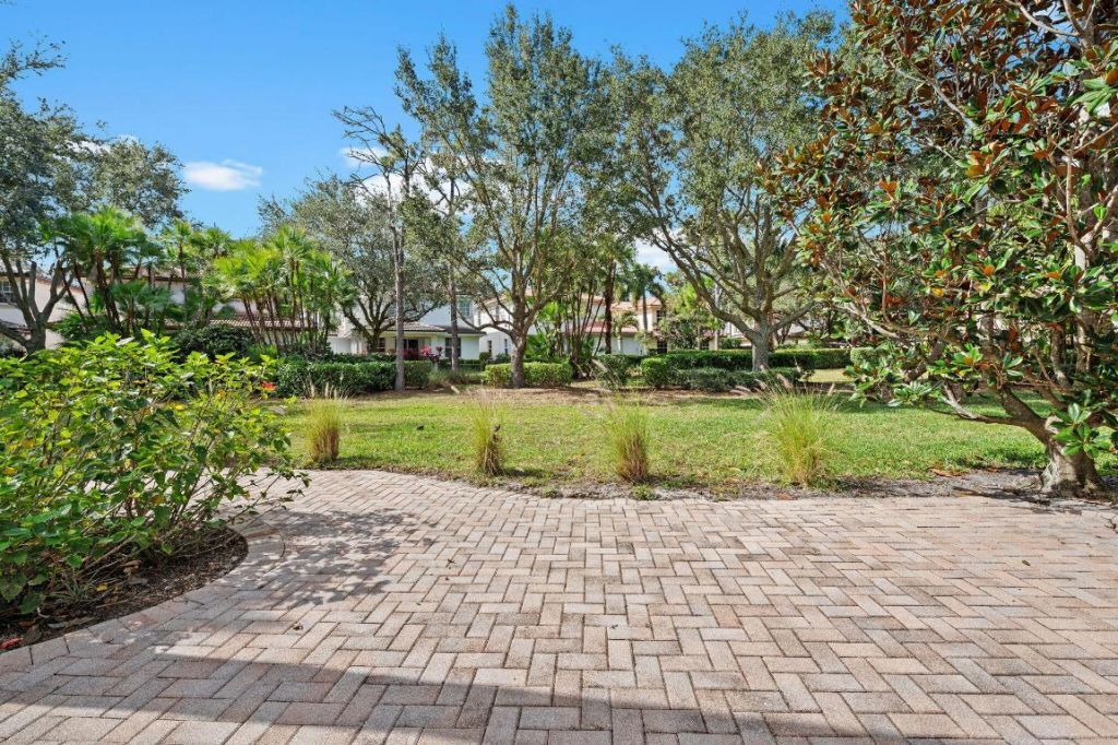 622 Castle Drive, Palm Beach Gardens, FL 33410 Photo
