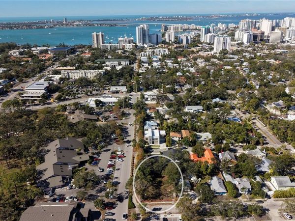 654 LAFAYETTE COURT, SARASOTA, FL 34236