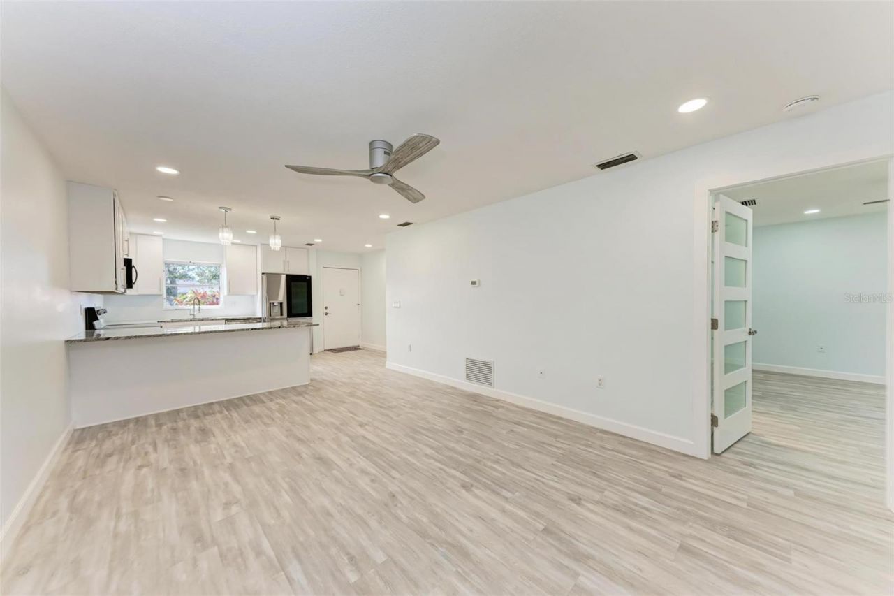 390 301 Boulevard W, Unit 8C, Bradenton, FL 34205 Photo