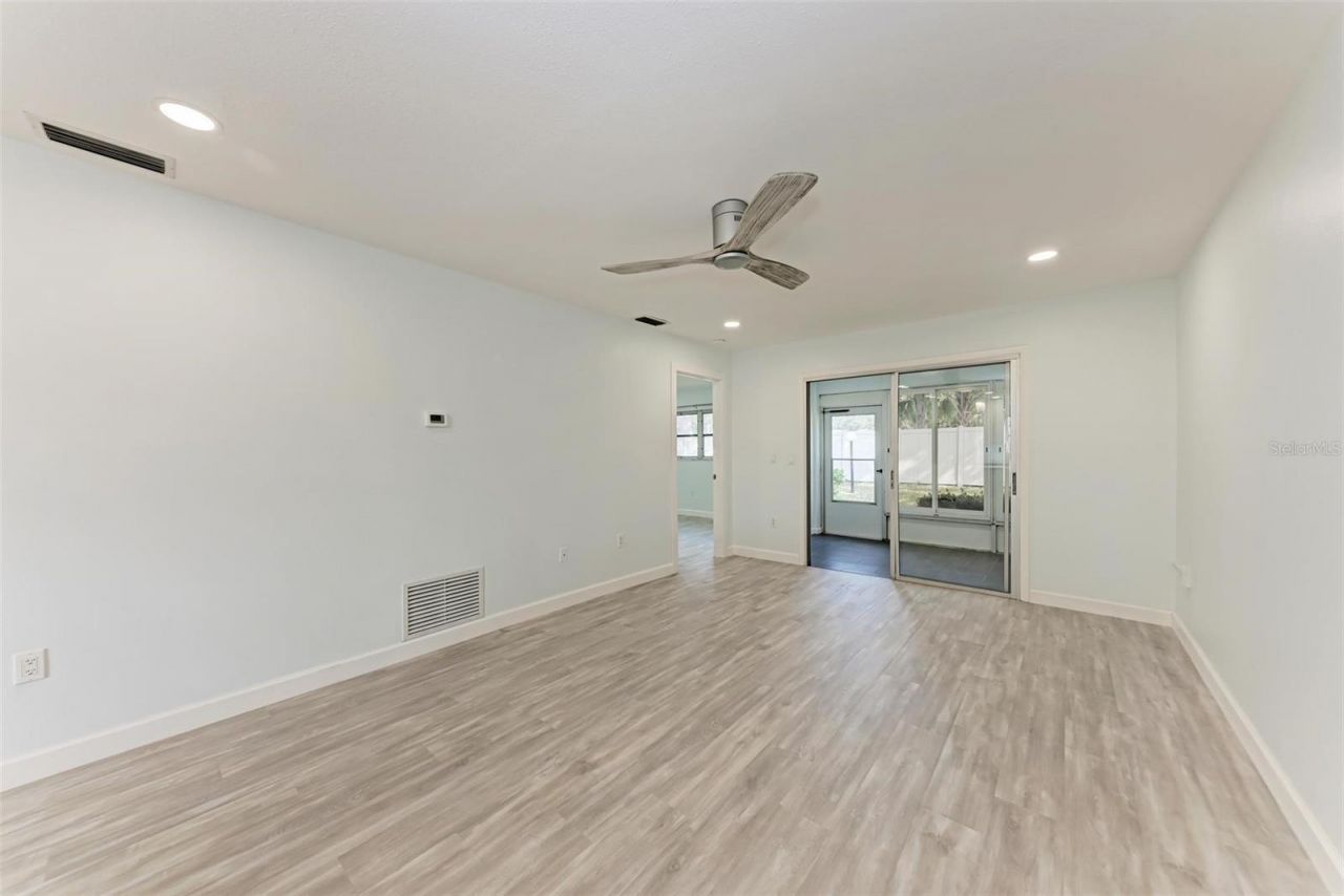 390 301 Boulevard W, Unit 8C, Bradenton, FL 34205 Photo