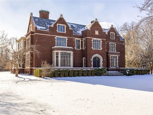 935 East Avenue, Rochester, NY 14607