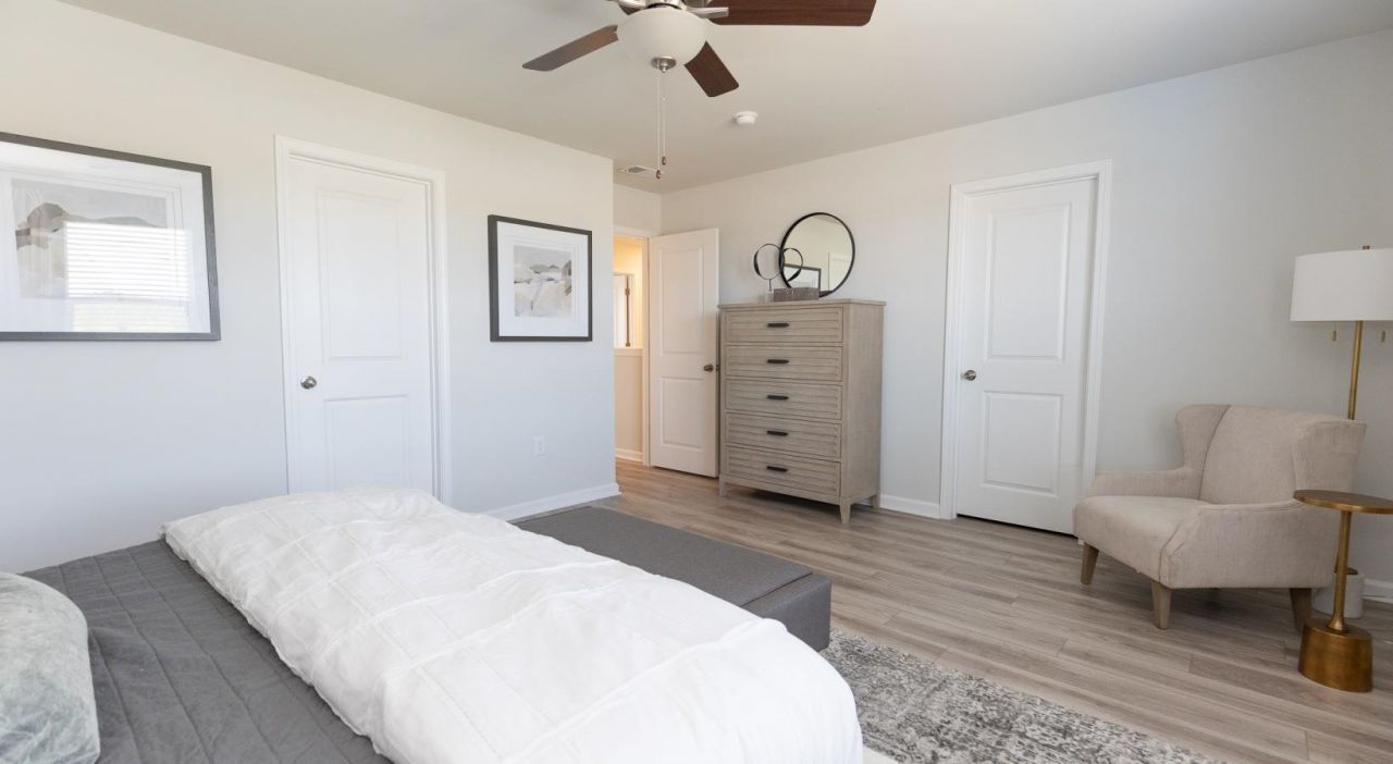 4231 Sylvan Loop Photo 16