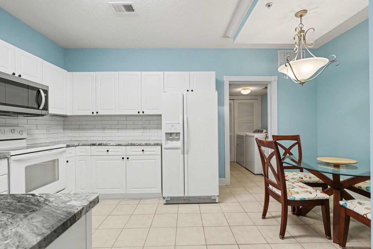 2241 Waterview Dr. Photo 11