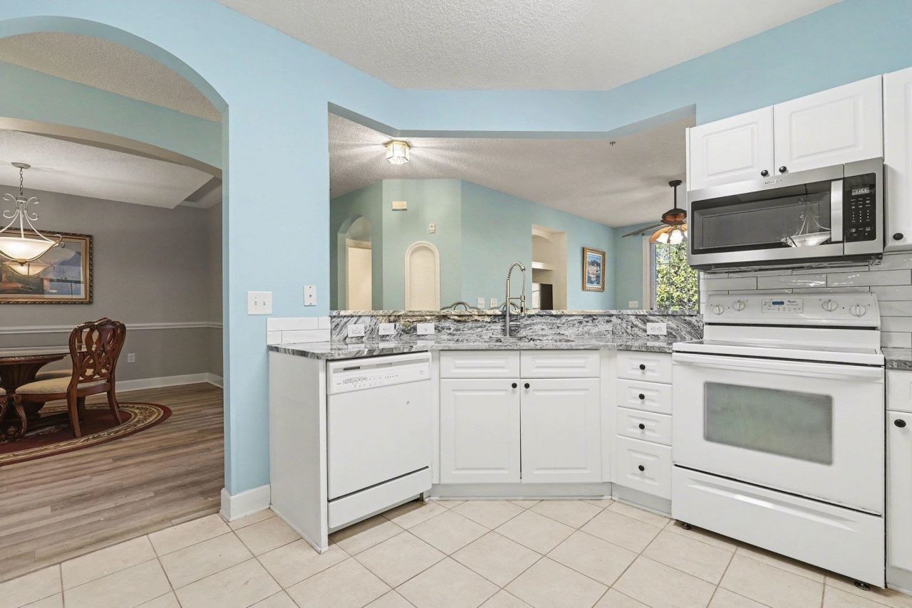 2241 Waterview Dr. Photo 13