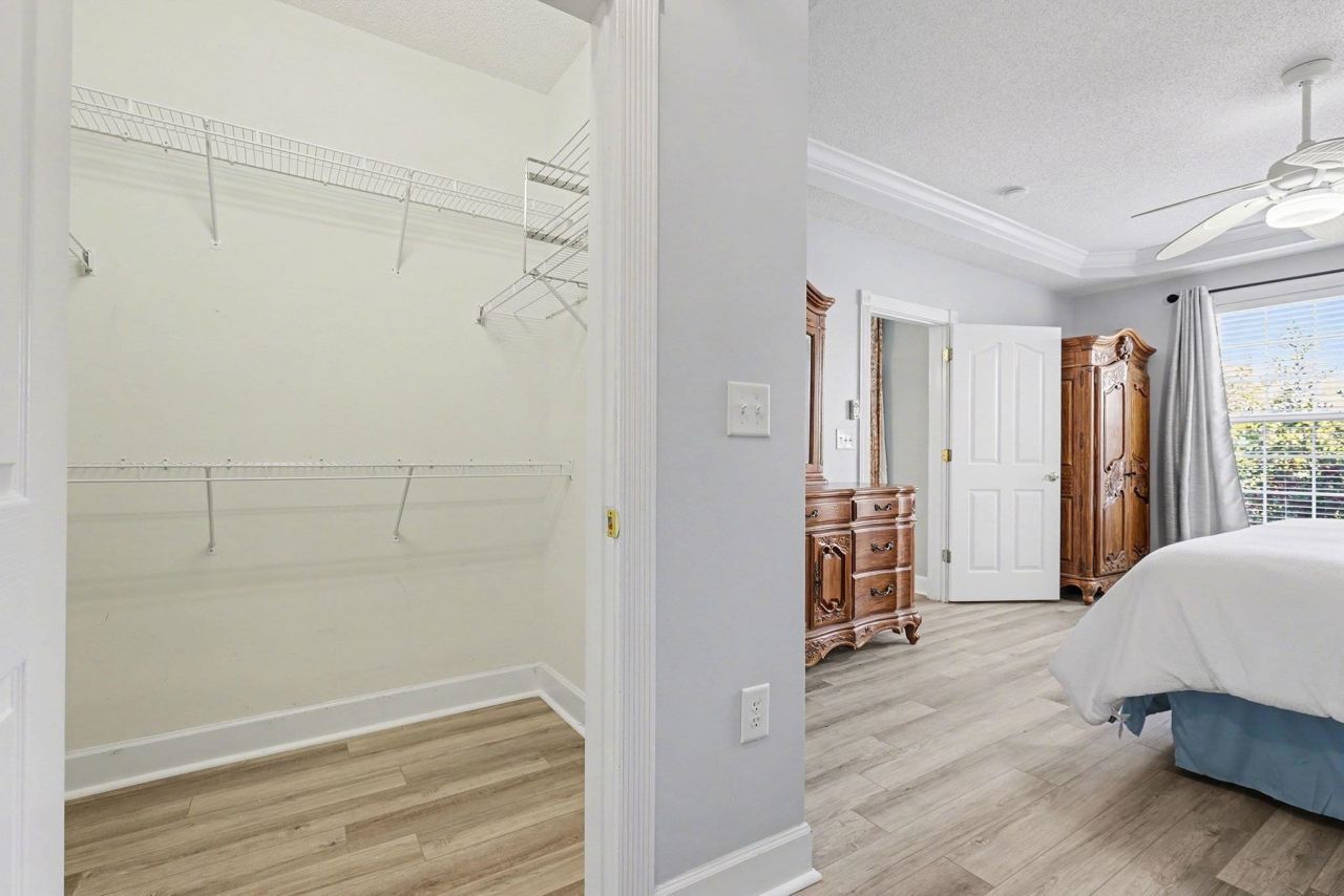 2241 Waterview Dr. Photo 21