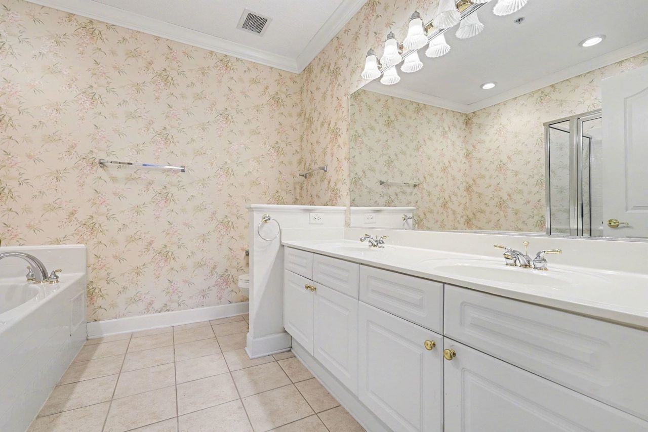 2241 Waterview Dr. Photo 24