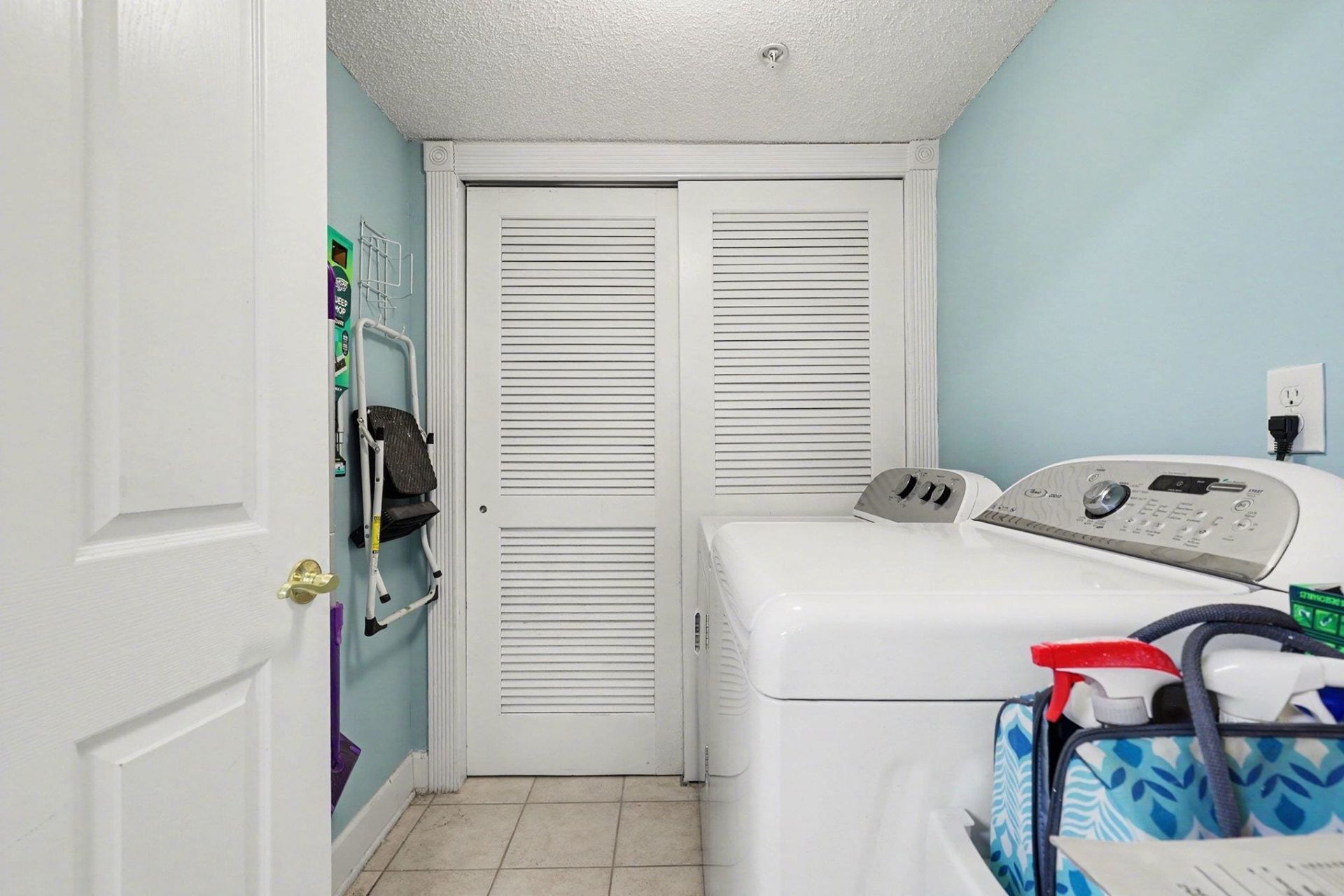 2241 Waterview Dr. Photo 28