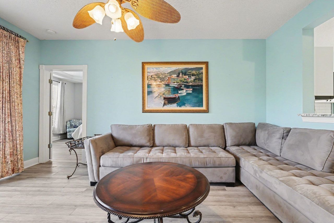 2241 Waterview Dr. Photo 6