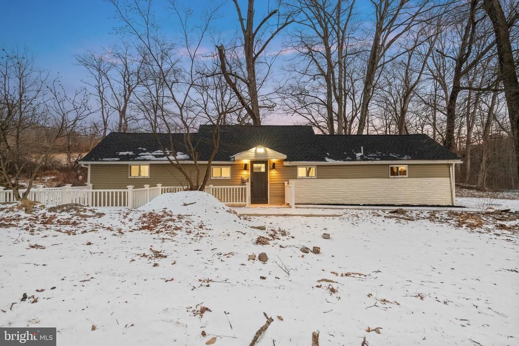 656 Creek Road, Bath, PA 18014 Main Photo