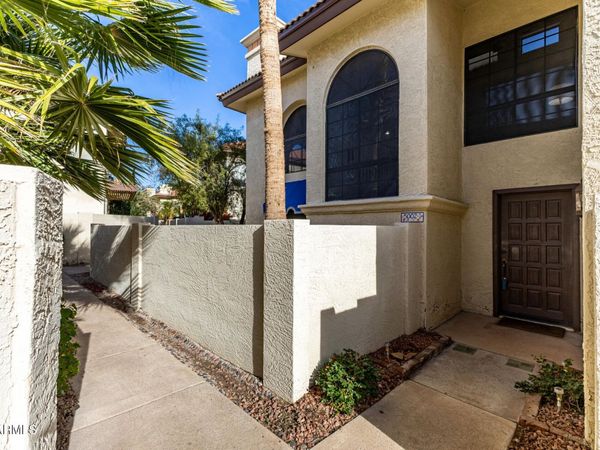 5002 E SIESTA Drive, Unit 1, Phoenix, AZ 85044