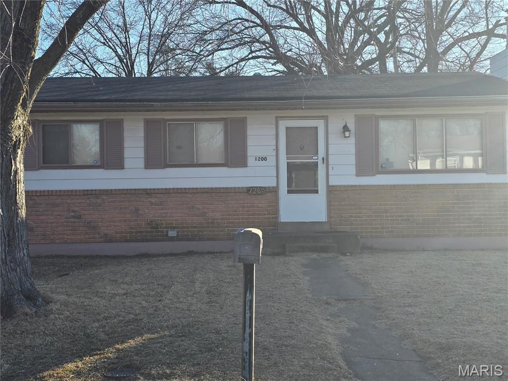 1200 Rhea Avenue, Saint Louis, MO 63138 Main Photo