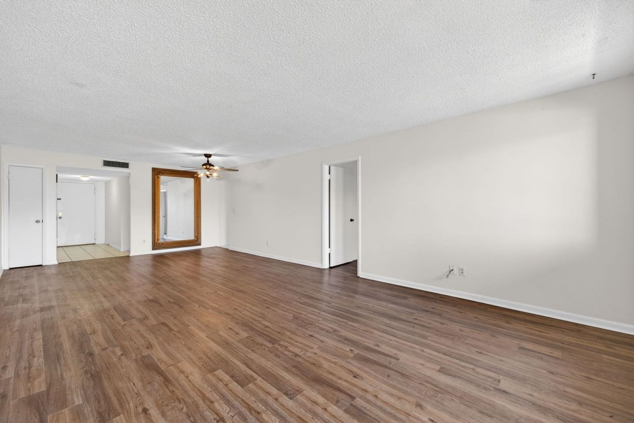 3150 Shorewood Ln, Unit 202, Fort Myers, FL 33907 Photo