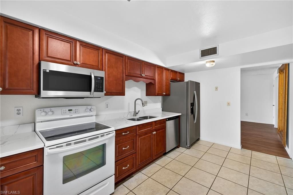 3150 Shorewood Ln, Unit 202, Fort Myers, FL 33907 Photo
