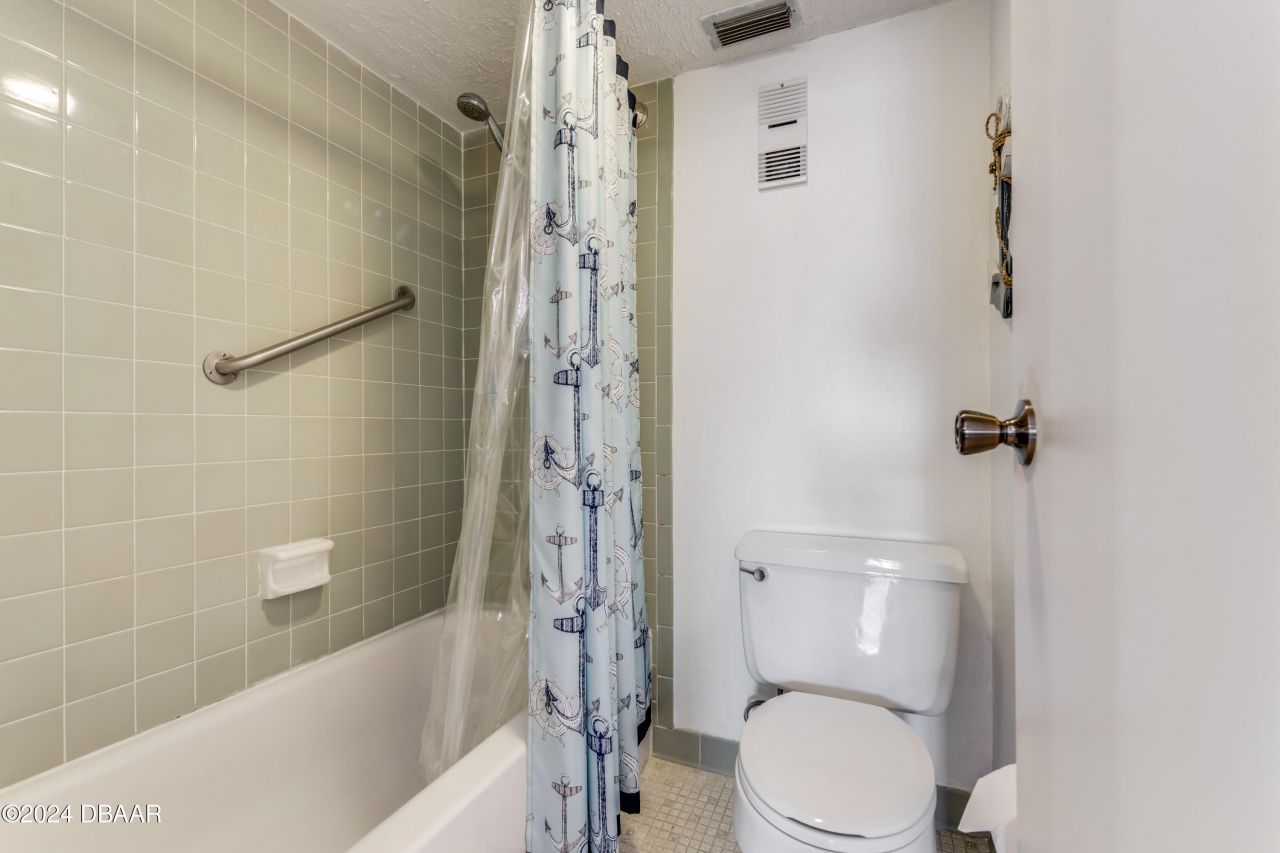935 N Halifax Avenue, Unit 410, Daytona Beach, FL 32118 Photo