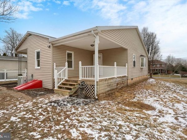 38 STANLEY DRIVE, NEW OXFORD, PA 17350