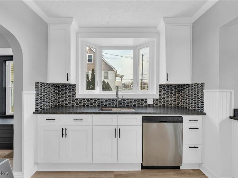 13021 West Avenue, Cleveland, OH 44111 Photo 5