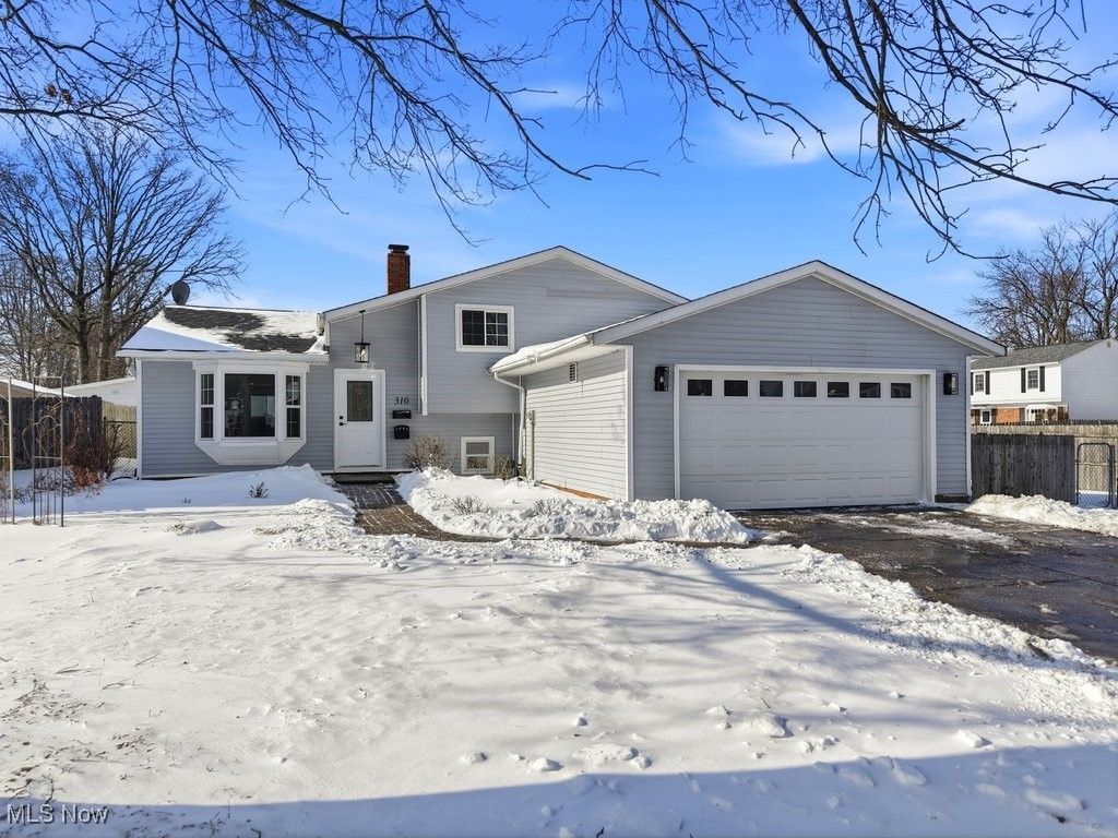 310 Saint Lawrence Boulevard, Eastlake, OH 44095 Main Photo