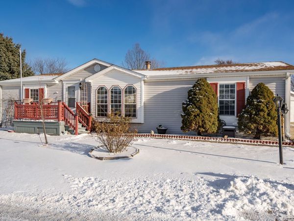 8511 Fig Tree Lane, Roscoe, IL 61073