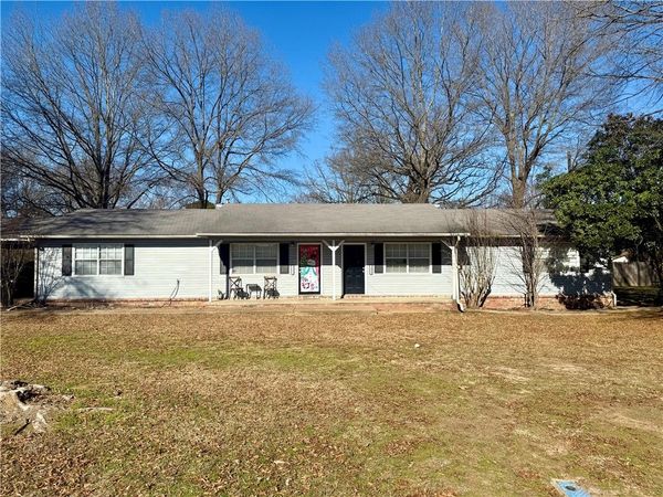 701-703 E 11th Street, Russellville, AR 72801