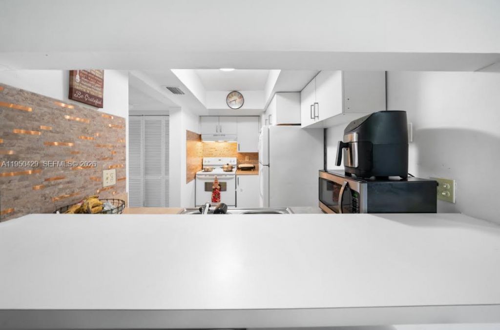 3561 NW 95th Ter, Unit 423, Sunrise, FL 33351 Photo