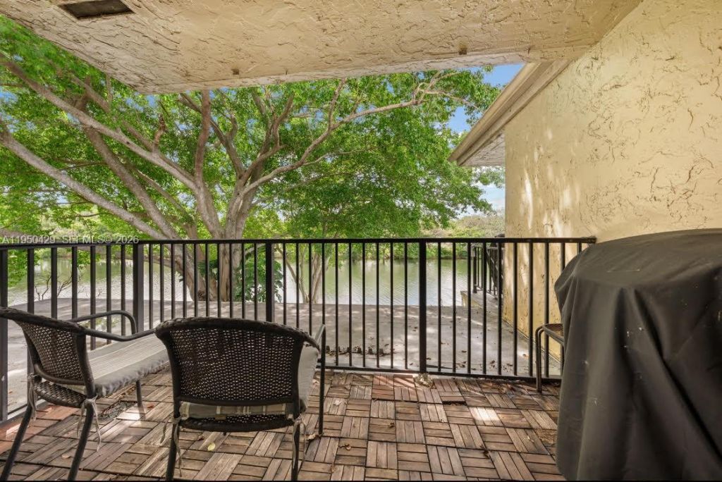 3561 NW 95th Ter, Unit 423, Sunrise, FL 33351 Photo