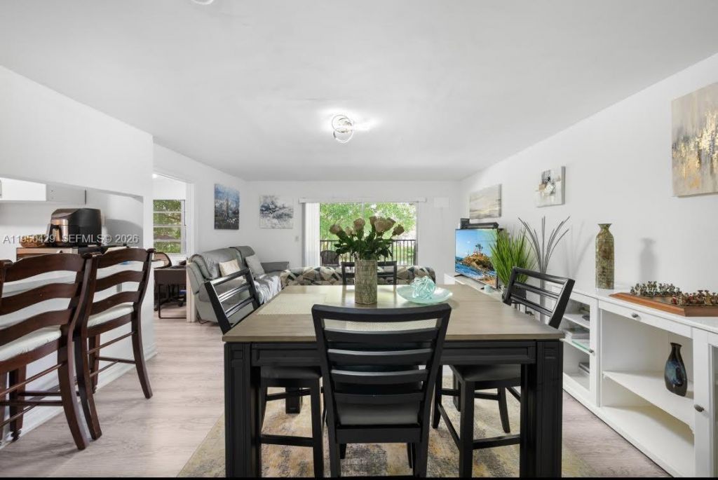 3561 NW 95th Ter, Unit 423, Sunrise, FL 33351 Photo