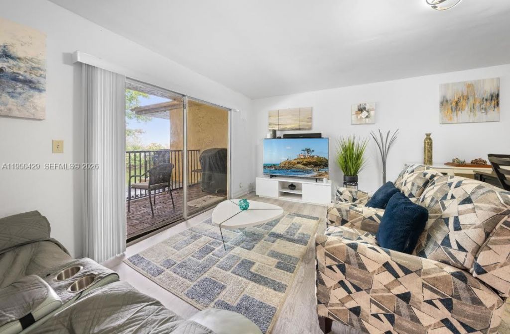 3561 NW 95th Ter, Unit 423, Sunrise, FL 33351 Photo