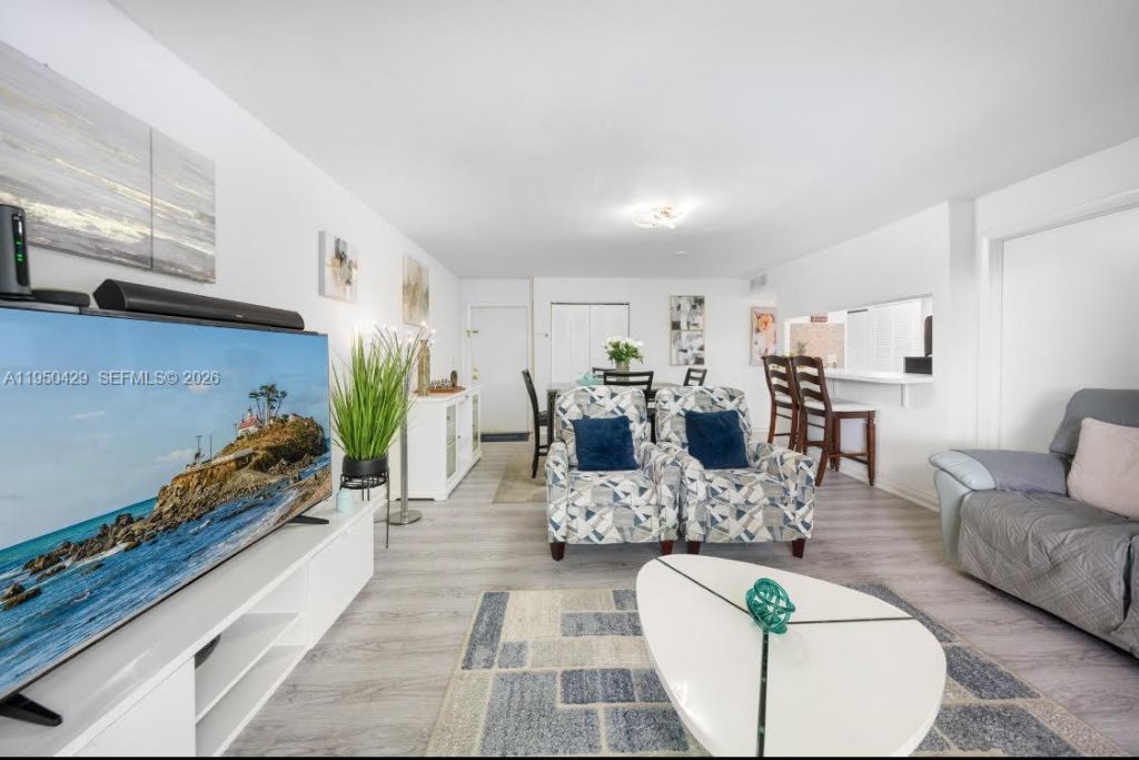 3561 NW 95th Ter, Unit 423, Sunrise, FL 33351 Photo