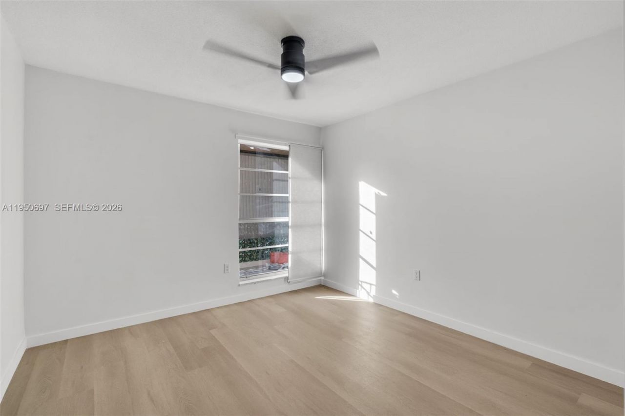 1890 W 56th St , Unit 1211, Hialeah, FL 33012 Photo