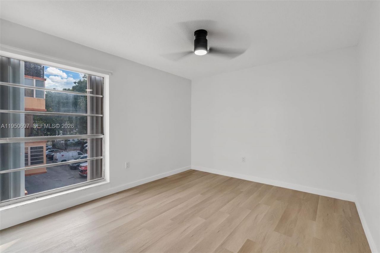 1890 W 56th St , Unit 1211, Hialeah, FL 33012 Photo