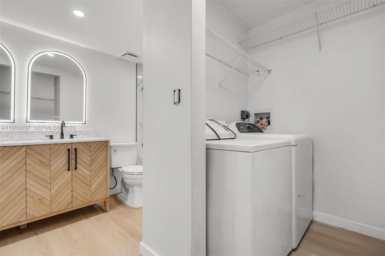 1890 W 56th St , Unit 1211, Hialeah, FL 33012 Photo