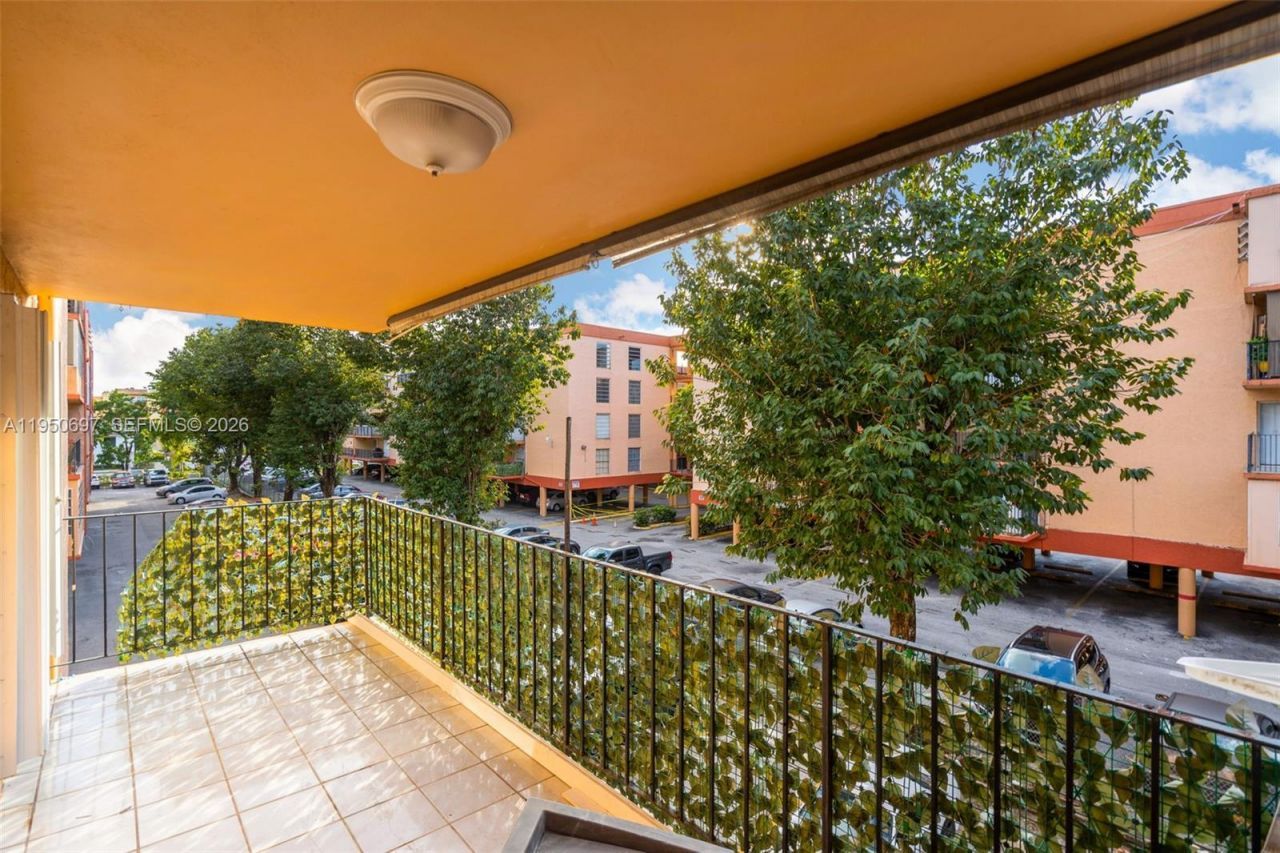 1890 W 56th St , Unit 1211, Hialeah, FL 33012 Photo