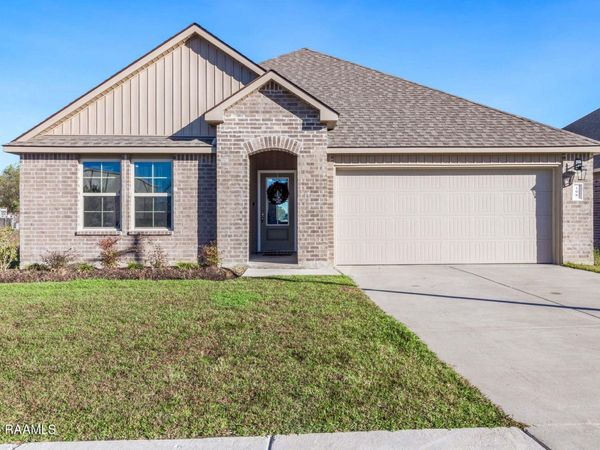 108 Chesson Hill Drive , Broussard, LA 70518